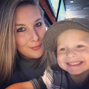 Meet your Posher, Kayla